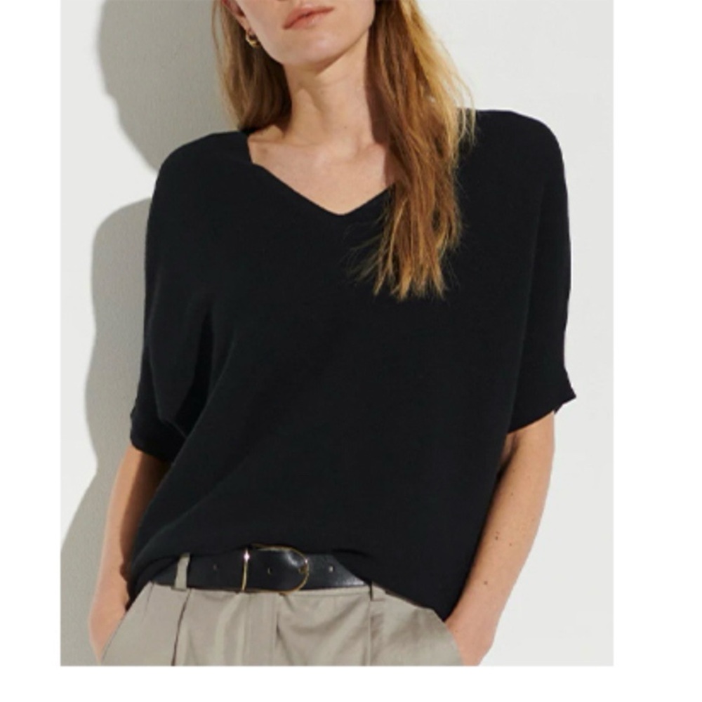 NWT - The Reset Essential V Pullover Medium 100% Merino